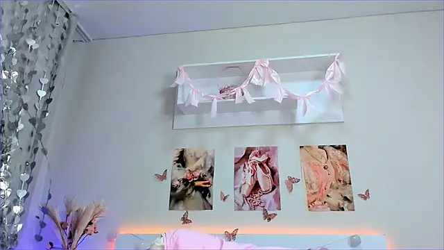 Milly_Lane webcam