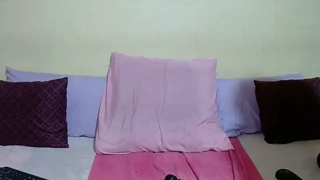 DiamondLuv29 live cam on StripChat