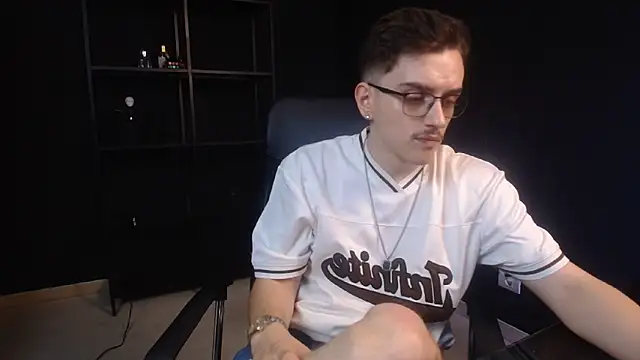 FelixStarkk live cam on StripChat