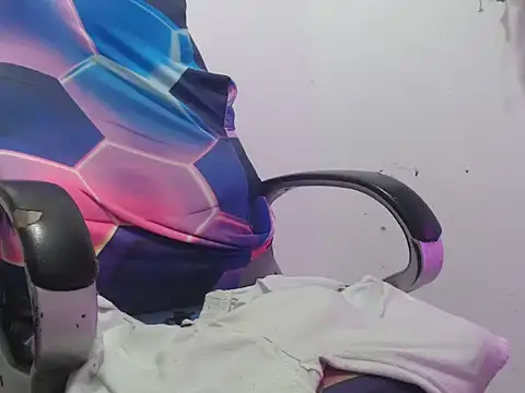 Estebanbigcock23 live cam on StripChat