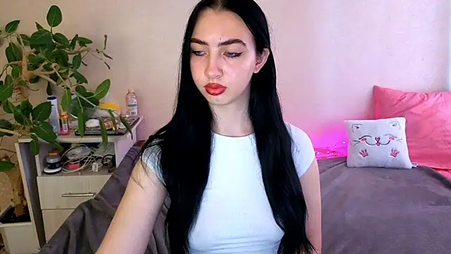 WildKittenX_ live cam on StripChat