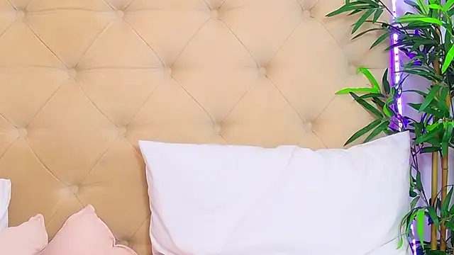 TemptingLuna_ webcam