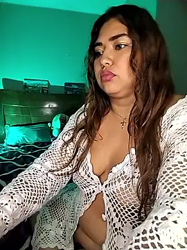 CurvyLolaX webcam