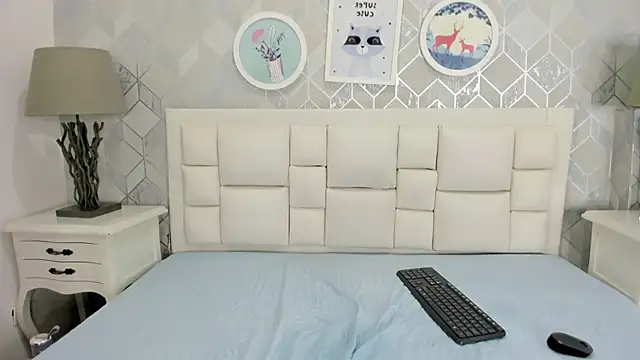 naia_cox webcam