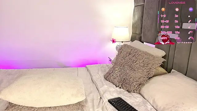 Aalexawhittee webcam