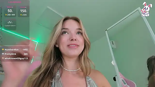 VirginChloe webcam