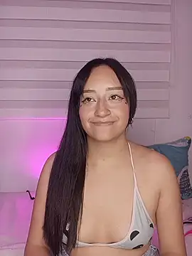 Kymitzuki live cam on StripChat