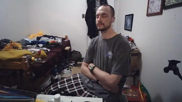 JohnnyMoves webcam