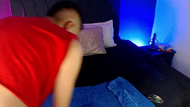 Toyboy_richard live cam on StripChat