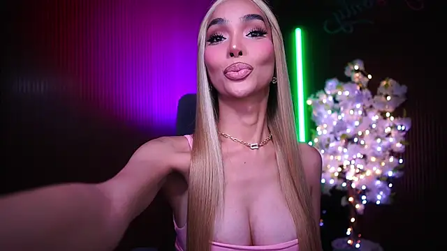 xxforyoureyesonlyxx live cam on StripChat