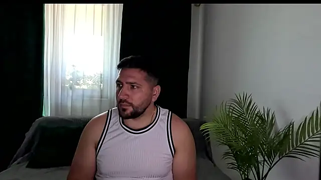 Gold_Alpha_Boy live cam on StripChat