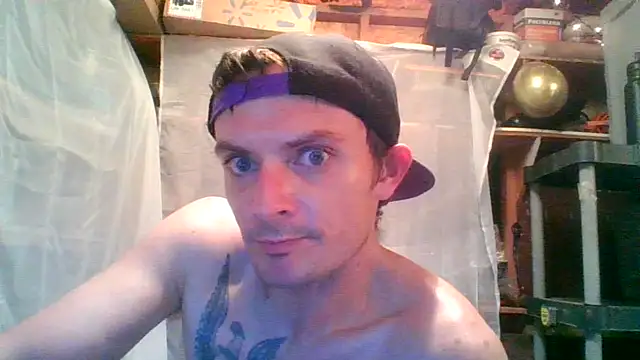 RichardW live cam on StripChat