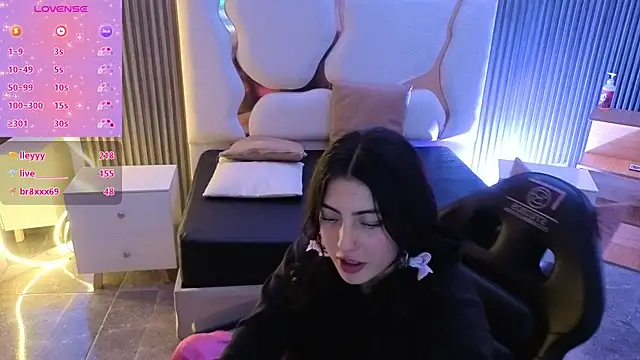 Ixchel_tay live cam on StripChat