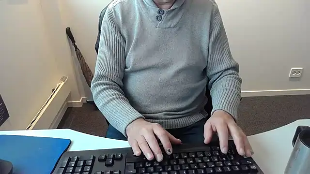Buggemann live cam on StripChat