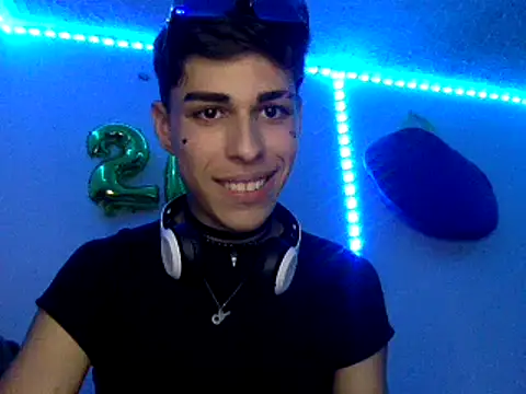 andrytedu_20 live cam on StripChat