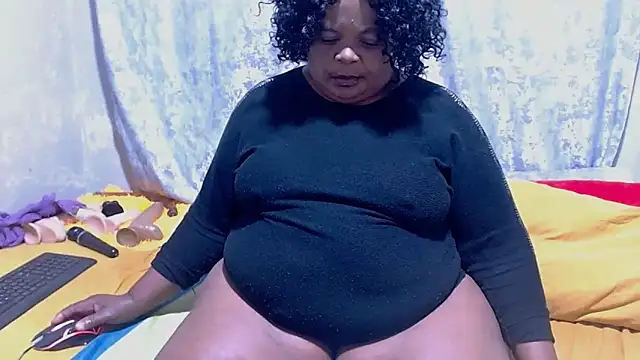 MatureBootyBabe4Uxx webcam
