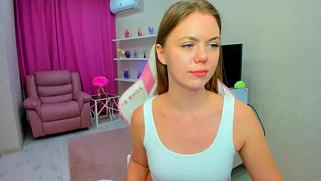 Strawberrye live cam on StripChat