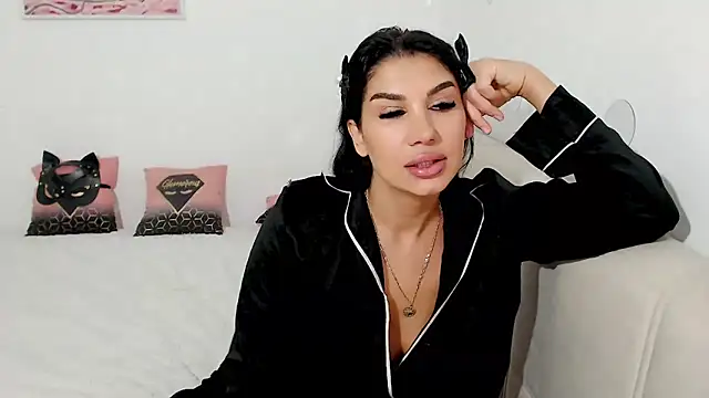 NickyHotXO webcam