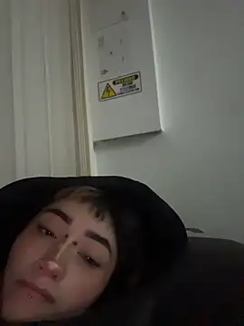 baby_akuma webcam