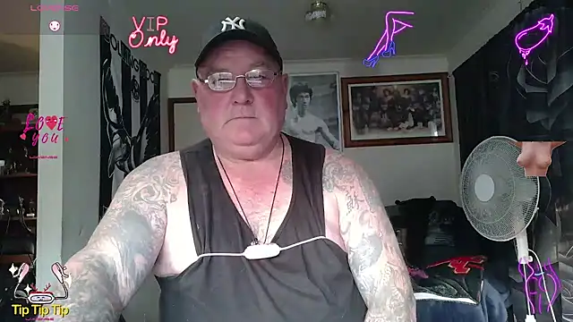 KINKYBLUEYES69 webcam