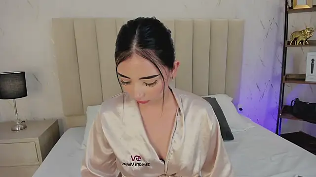 LilithHarperr_ webcam