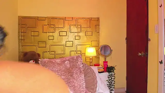 Julia_Haye webcam
