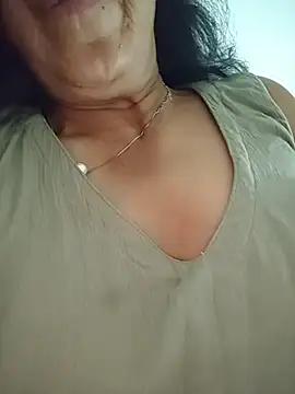 NakedMILFx live cam on StripChat
