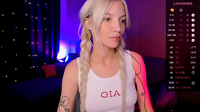 AnyaTaylor_ webcam