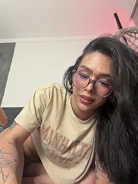 Vyna - Trans webcam sex chat