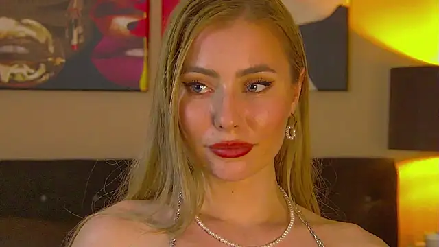 MisshaNight webcam