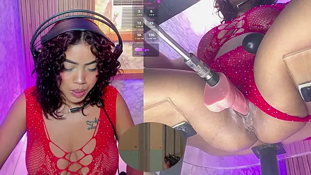 NinaCapelli webcam
