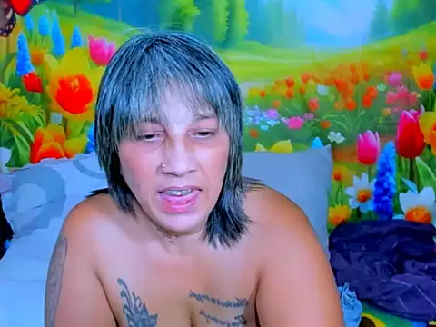 indianroxy webcam