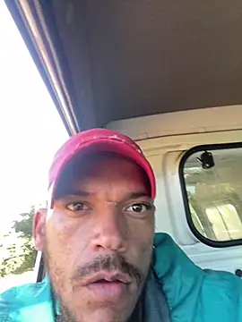 iRealYFuckGood webcam