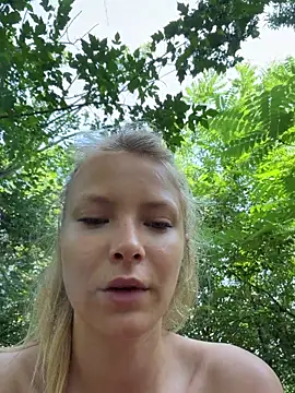 AnastasiaAniess live cam on StripChat