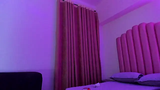 Lana_fox01 live cam on StripChat