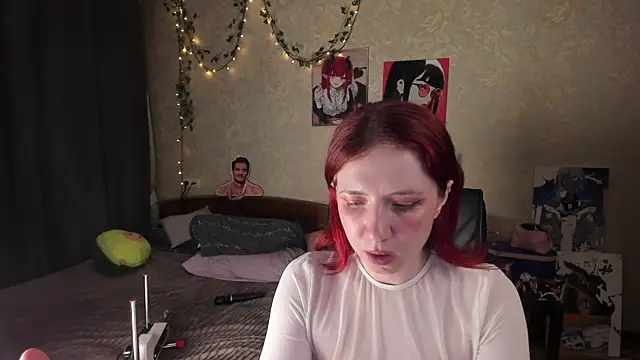 Love_is_Lola webcam