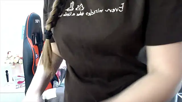Lucky_Lana webcam