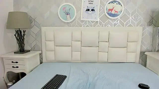 naia_cox webcam