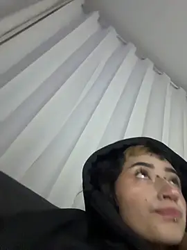 baby_akuma webcam
