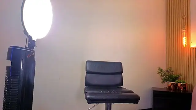 maxmuscle10 live cam on StripChat
