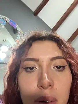 Selena_Rouge1 webcam