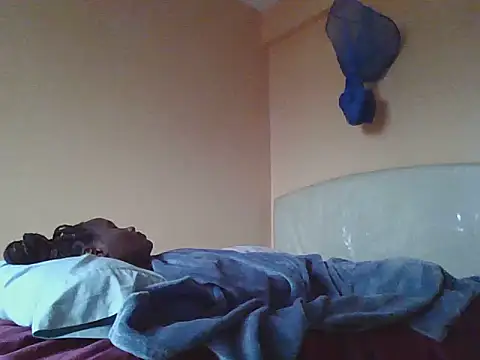 pinky-lips webcam