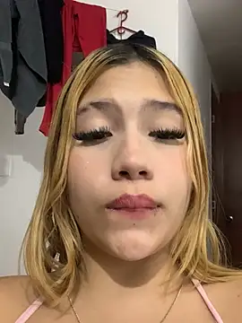 zury_cute1 webcam