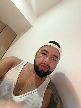 SalvatoreAbu live cam on StripChat
