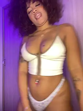riri_brunnete webcam