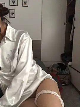 Writhing_First live cam on StripChat