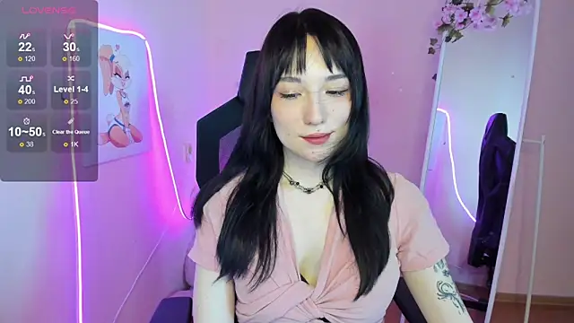 AliceeinWonderlanddd live cam on StripChat