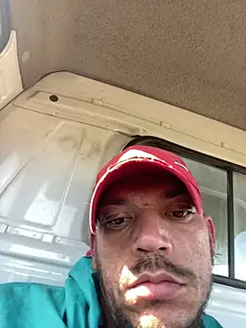 iRealYFuckGood webcam