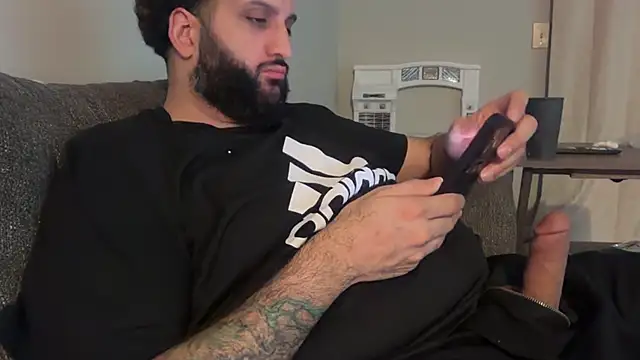 AngelKingCasanova live cam on StripChat