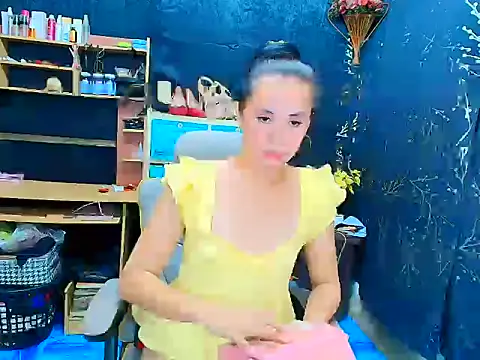 JillianWard17 live cam on StripChat